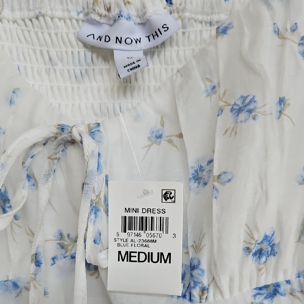 NWT Women's Sweetheart Neck Blue Floral White Dress Medium - Picture 6 of 8